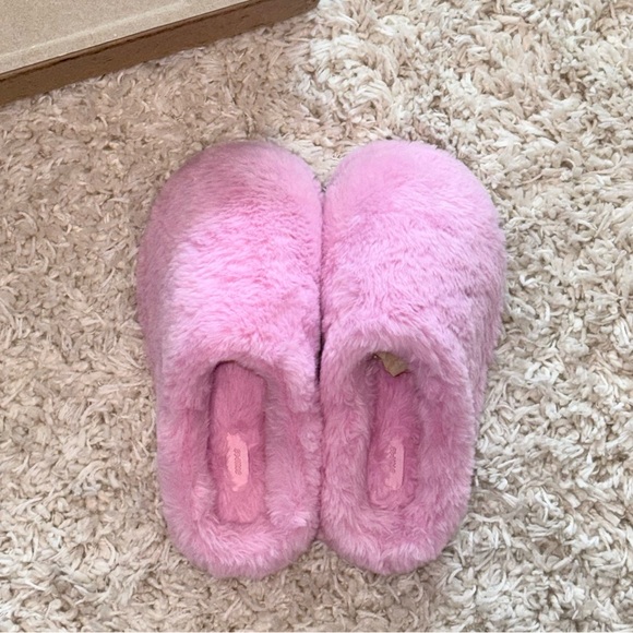 Skims Faux Fur Slippers - Petal - Picture 3 of 6